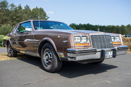 LINTHE, GERMANY - MAY 27, 2023: The personal luxury car Buick Riviera S-Type, 1980. Die Oldtimer Show 2023.のeditorial素材