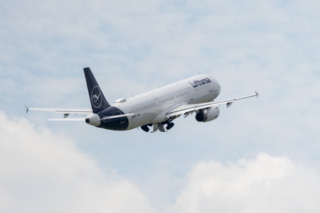 BERLIN - JUNE 06, 2024: The narrow-body airliner Airbus A321-231 by Lufthansa.のeditorial素材