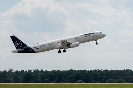 BERLIN - JUNE 06, 2024: The narrow-body airliner Airbus A321-231 by Lufthansa.のeditorial素材