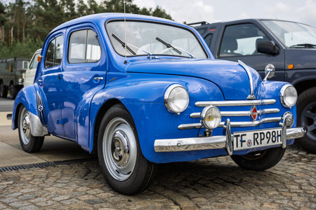 LINTHE, GERMANY - JUNE 08, 2025: Economy car Renault 4CV, 1954â1961. Die Oldtimer Show.のeditorial素材
