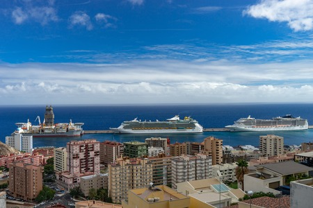 Port of Santa Cruz de Tenerife with cruise ships. view from the top view city foregroundの写真素材