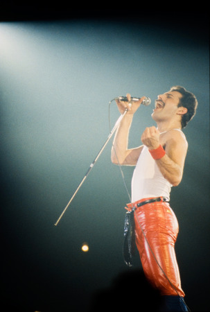 LEIDEN, THE NETHERLANDS - NOV 27, 1980: Freddy Mercury singer of british band Queen during a concert in the Groenoordhallen in Leiden in the Netherlandsのeditorial素材