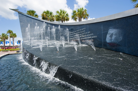 KENNEDY SPACE CENTER, FLORIDA, USA - APRIL 27, 2016: John F. Kennedy memorial at the entrance of the visitor complex of Kennedy Space Center near Cape Canaveral in Floridaのeditorial素材
