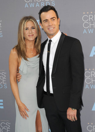 Jennifer Aniston and Justin Theroux at the 21st Annual Critics' Choice Awards held at the Barker Hangar in Santa Monica, USA on January 17, 2016.のeditorial素材