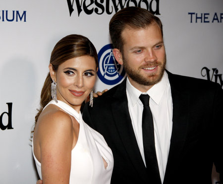 Cutter Dykstra and Jamie-Lynn Sigler at the Art Of Elysium's 9th Annual Heaven Gala held at the 3LABS in Culver City, USA on January 9, 2016.のeditorial素材