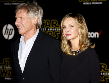 HOLLYWOOD, CA - Harrison Ford and Calista Flockhart at the World premiere of 'Star Wars: The Force Awakens' held at the TCL Chinese Theatre in Hollywood, USA on December 14, 2015.のeditorial素材