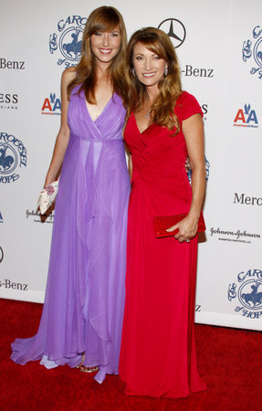BEVERLY HILLS, CA - OCTOBER 25, 2008: Jane Seymour and Katherine Flynn at the 30th Anniversary Carousel Of Hope Ball held at the Beverly Hilton Hotel in Beverly Hills, USA on October 25, 2008.のeditorial素材
