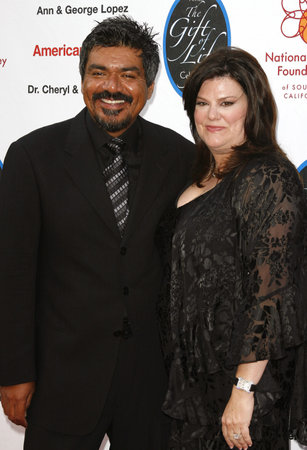 Ann Lopez and George Lopez attend the National Kidney Foundation of Southern California 28th Annual Gift of Life Celebration and Award Dinner held at the Warner Bros. Lot in Burbank, California on April 29, 2007.のeditorial素材