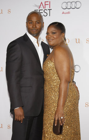 HOLLYWOOD, CA - NOVEMBER 01, 2009. Mo'Nique at the AFI FEST 2009 Screening of 'Precious' held at the Grauman's Chinese Theater in Hollywood, USA on November 1, 2009.のeditorial素材