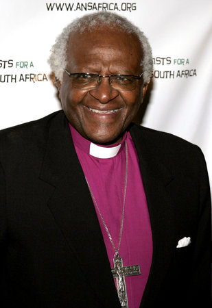 Desmond Tutu attends the Archbishop Desmond Tutu's 75th Birthday Celebration held at the Regent Beverly Wilshire Hotel in Beverly Hills, California on September 18, 2006.のeditorial素材