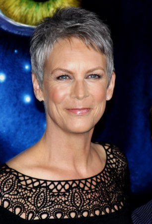 Jamie Lee Curtis at the Los Angeles premiere of 'Avatar' held at the Grauman's Chinese Theater in Hollywood, USA on December 16, 2009.のeditorial素材