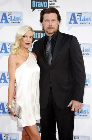 Tori Spelling and Dean McDermott at the 2009 Bravo's A-List Awards held at the Orpheum Theatre in Los Angeles on April 5, 2009.のeditorial素材