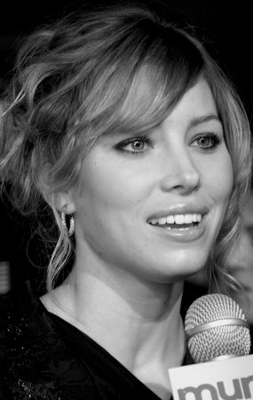 HOLLYWOOD, CA - DECEMBER 07, 2004: Jessica Biel at the Los Angeles premiere of 'Blade: Trinity' held at the Grauman's Chinese Theater in Hollywood, USA on December 7, 2004.のeditorial素材