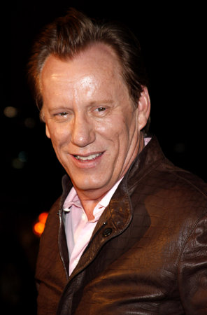 James Woods attends the Los Angeles Premiere of "10.000 BC" held at the Grauman's Chinese Theater in Hollywood, California, United States on March 5, 2008.のeditorial素材