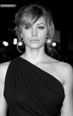 HOLLYWOOD, CA - DECEMBER 07, 2004: Jessica Biel at the Los Angeles premiere of 'Blade: Trinity' held at the Grauman's Chinese Theater in Hollywood, USA on December 7, 2004.のeditorial素材