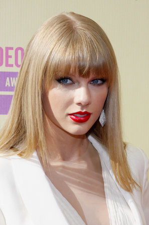 Taylor Swift at the 2012 MTV Video Music Awards held at the Staples Center in Los Angeles, United States on September 6, 2012.のeditorial素材