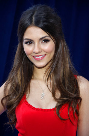 Victoria Justice at the 2011 Do Something Awards held at the Hollywood Palladium in Hollywood on August 14, 2011.のeditorial素材