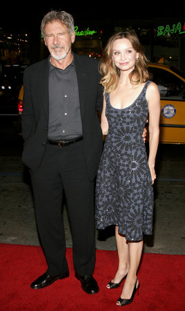 HOLLYWOOD, CA - FEBRUARY 02, 2006: Calista Flockhart and Harrison Ford at the World premiere of 'Firewall' held at the Grauman's Chinese Theatre in Hollywood, USA on February 2, 2006.のeditorial素材