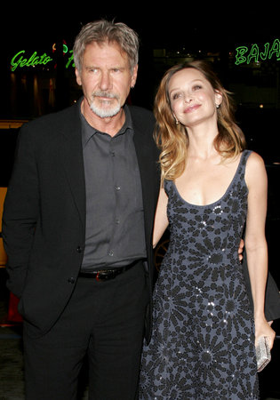 Calista Flockhart and Harrison Ford at the World premiere of 'Firewall' held at the Grauman's Chinese Theatre in Hollywood, USA on February 2, 2006.のeditorial素材