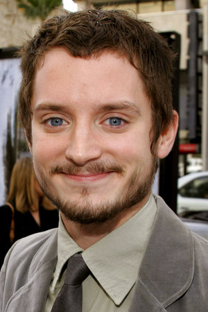 Elijah Wood at the World Premiere of "Happy Feet" held at the Grauman's Chinese Theatre in Hollywood, USA on November 12, 2006.のeditorial素材