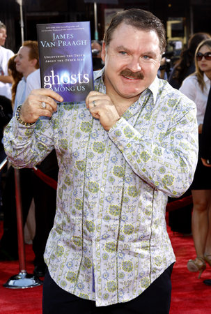 James Van Praagh at the Los Angeles premiere of 'Get Smart' held at the Mann Village Theatre in Westwood, USA on June 16, 2008.のeditorial素材