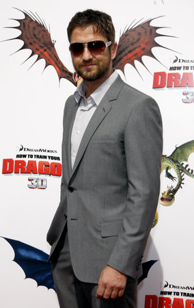 Gerard Butler at the Los Angeles premiere of 'How To Train Your Dragon' held at the Universal Studios Gibson Amphitheatre in Universal City on March 21, 2010.のeditorial素材