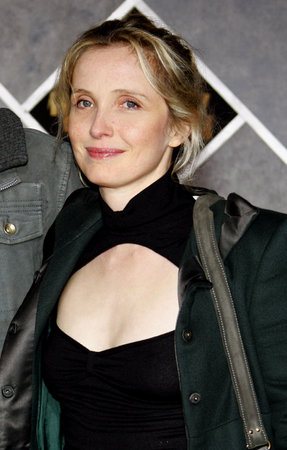 Julie Delpy at the Los Angeles Premiere of "No Country For Old Men" held at the El Capitan Theater in Westwood, USA on November 4, 2007.のeditorial素材