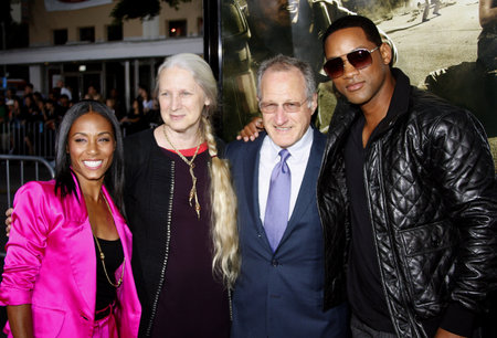 Will Smith, Michael Mann and Jada Pinkett Smith at the Los Angeles premiere of 'The Kingdom' held at the Mann Village Theater in Westwood, USA on September 17, 2007.のeditorial素材