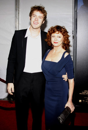 HOLLYWOOD, CA - DECEMBER 07, 2009: Susan Sarandon and Jack Robbins at the Los Angeles premiere of 'The Lovely Bones' held at the Grauman's Chinese Theater in Hollywood, USA on December 7, 2009.のeditorial素材