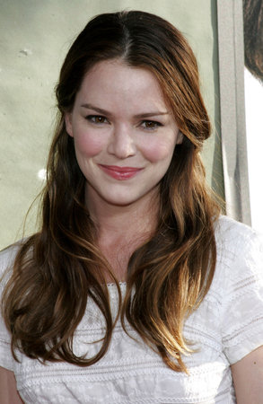 Jacinda Barrett at the Los Angeles premiere of 'The Lake House' held at the Cineramadome in Hollywood, USA on June 13, 2006.のeditorial素材