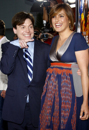 Mike Myers and Mariska Hargitay at the Los Angeles premiere of "The Love Guru" held at the Grauman's Chinese Theater in Hollywood, USA on June 11, 2008.のeditorial素材
