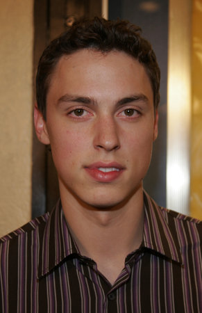 John Francis Daley at the Los Angeles premiere of 'Waiting' held at the Mann's Bruin Theater in Westwood, USA on September 29, 2005.のeditorial素材