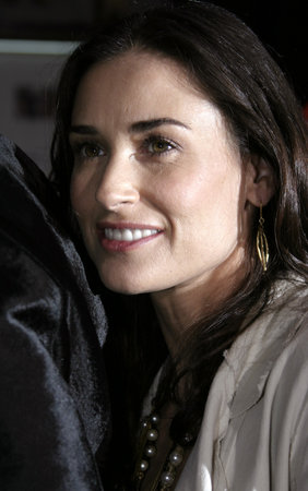 Demi Moore at the Los Angeles premiere of "Guess Who" held at the Graumann's Chinese Theatre in Hollywood, USA on March 13, 2005.のeditorial素材