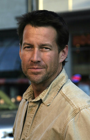 James Denton at the Los Angeles premiere of "Sahara" held at the Grauman's Chinese Theater in Hollywood, USA on April 4, 2005.のeditorial素材