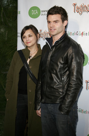 Daniel Gillies and Rachael Leigh Cook at the opening of "The Children's Collection" held at the Junior Arts Center Gallery at Barnsdall Park in Hollywood, USA on April 22, 2006.のeditorial素材