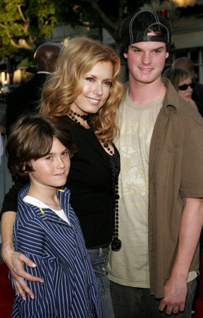 Tracey E. Bregman at the Los Angeles premiere of "Click" held at the Manns Village Theater in Westwood, USA on June 14, 2006.のeditorial素材