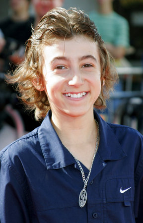 Vincent Martella at the Los Angeles premiere of 'Dreamer' held at the Mann Village Theatre in Westwood, USA on October 9, 2005.のeditorial素材