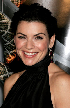 Julianna Margulies at the Los Angeles premiere of "Snakes on a Plane" held at the Grauman's Chinese Theatre in Hollywood, USA on August 17, 2006.のeditorial素材