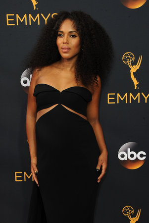 Kerry Washington at the 68th Annual Primetime Emmy Awards held at the Microsoft Theater in Los Angeles, USA on September 18, 2016.のeditorial素材