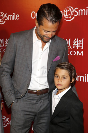 David Charvet and Shaya Braven Charvet at the 2016 Operation Smile's Annual Smile Gala held at the Beverly Wilshire Hotel in Beverly Hills, USA on September 30, 2016.のeditorial素材