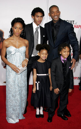 Will Smith, Jaden Smith, Willow Smith and Jada Pinkett Smith at the Los Angeles premiere of "The Pursuit of Happyness" held at the Mann Village Theater in Westwood, USA on December 7, 2006.のeditorial素材