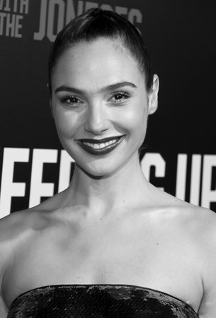 Gal Gadot at the Los Angeles premiere of 'Keeping Up With The Joneses' held at the Fox Studios in Los Angeles, USA on October 8, 2016.のeditorial素材