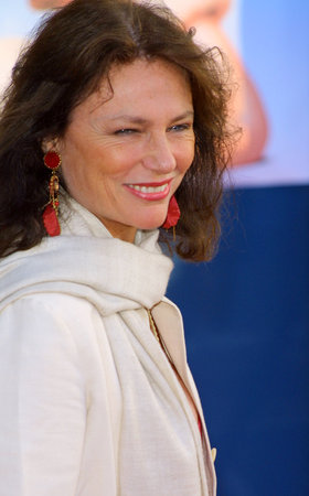 Jacqueline Bisset at the Los Angeles premiere of 'Raising Helen' held at the El Capitan Theatre in Hollywood, USA on May 26, 2004.のeditorial素材