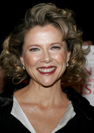 Annette Bening at the World premiere of "Running with Scissors" held at the Academy of Motion Picture Arts and Sciences in Beverly Hills, California, United States on October 10, 2006.のeditorial素材