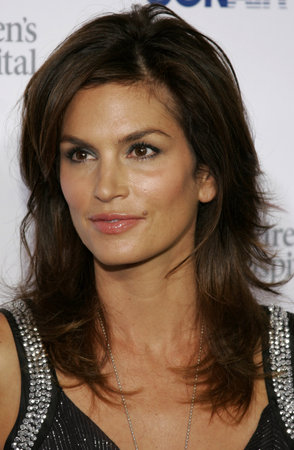 Cindy Crawford at the 'Runway For Life' Benefiting St. Jude Children's Research Hospital held at the Beverly Hilton in Beverly Hills, USA on September 15, 2006.のeditorial素材