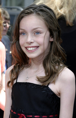 Julia Winter at the Los Angeles premiere of "Charlie and the Chocolate Factory" held at the Grauman's Chinese Theatre in Hollywood, USA on July 10, 2005.のeditorial素材