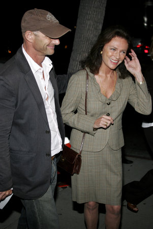 Jacqueline Bisset at the Los Angeles premiere of 'The Queen' held at the Academy of Motion Picture Arts and Sciences in Beverly Hills, USA on October 3, 2006.のeditorial素材