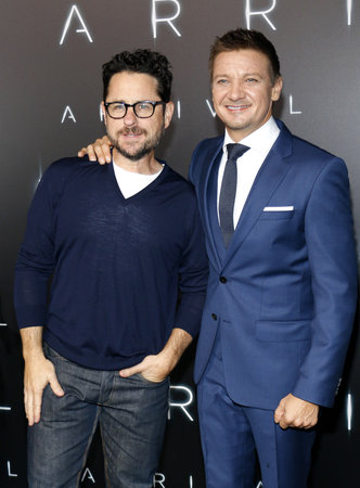 Jeremy Renner and J.J. Abrams at the Los Angeles premiere of 'Arrival' held at the Regency Village Theater in Westwood, USA on November 6, 2016.のeditorial素材