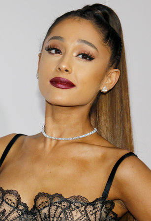 Ariana Grande at the 2016 American Music Awards held at the Microsoft Theater in Los Angeles, USA on November 20, 2016.のeditorial素材