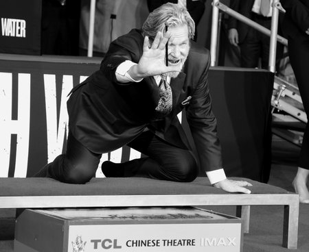 Jeff Bridges at Jeff Bridges Hand And Footprint Ceremony held at the TCL Chinese Theatre in Hollywood, USA on January 6, 2017.のeditorial素材